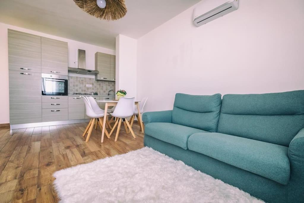 Ad Un Passo Dal Molo Apartment Porto Torres Exterior photo